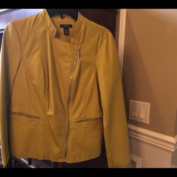 Motorcycle jacket - Picture 1 of 4